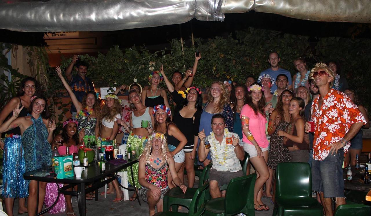 Pirates Backpackers Hostel ฟรีแมนเทิล ภายนอก รูปภาพ