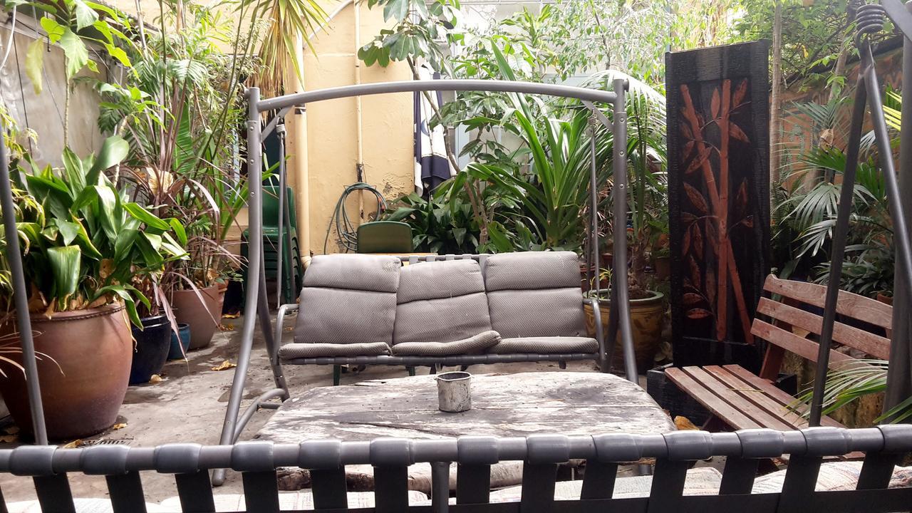 Pirates Backpackers Hostel ฟรีแมนเทิล ภายนอก รูปภาพ